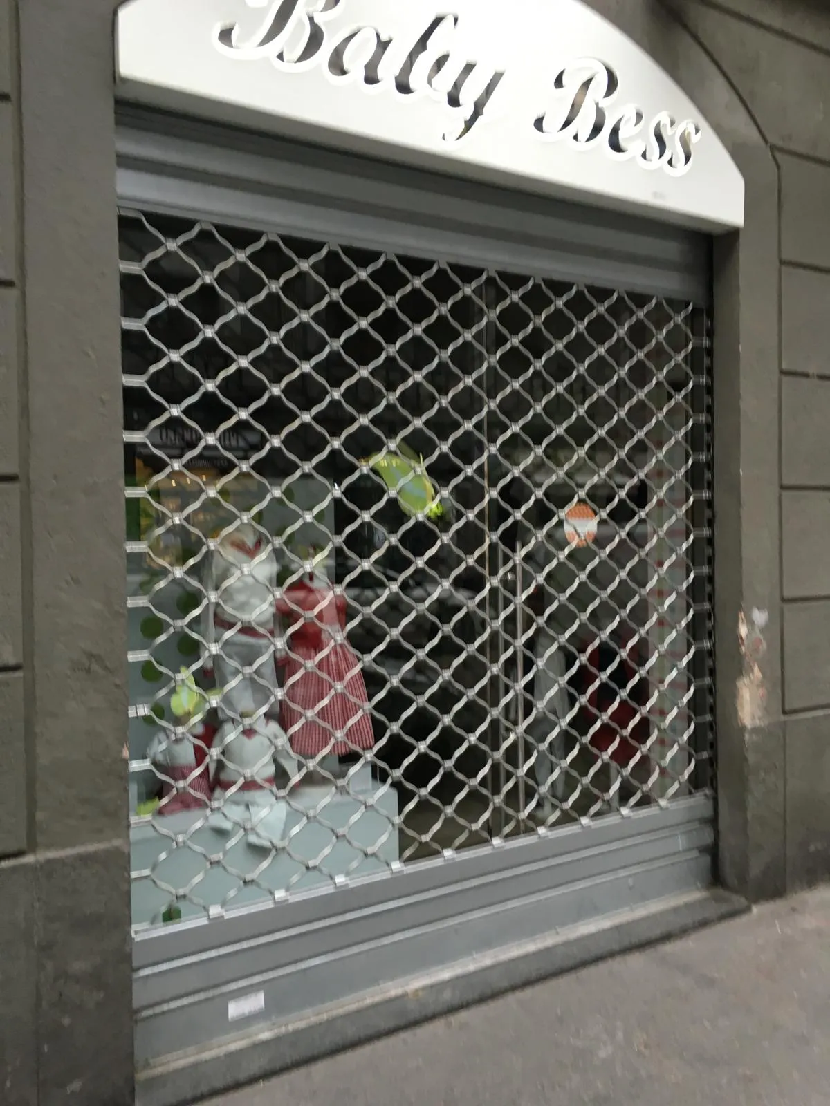 Intervento serranda Brera Milano
